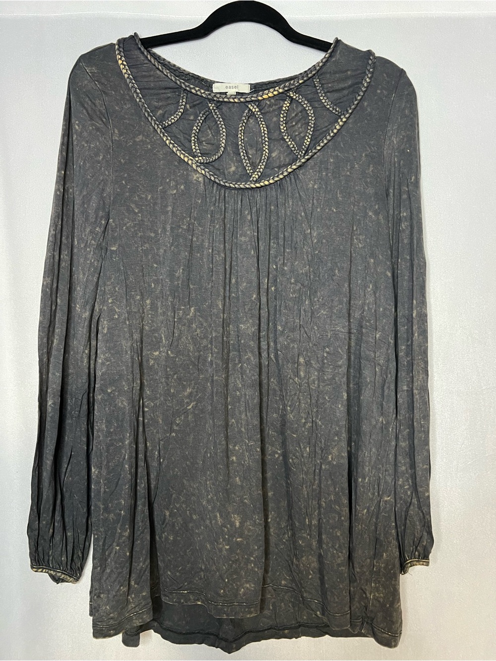 Easel Large Gray Embellished Yoke Long-Sleeve Top PTP 24”